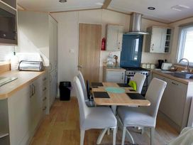 Pendine Sands - Holiday Accommodation 15127 - South Wales - 1185683 - thumbnail photo 3