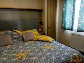 Pendine Sands - Holiday Accommodation 15127 - South Wales - 1185683 - thumbnail photo 10