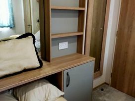 Pendine Sands - Holiday Accommodation 15127 - South Wales - 1185683 - thumbnail photo 11