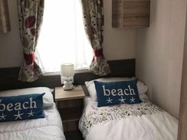 Hele Valley Holiday Park - Holiday Accommodation 15137 - Devon - 1185687 - thumbnail photo 12