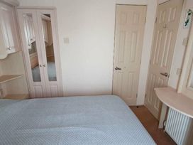 Golden Palm Resort - Holiday Accommodation 15142 - Lincolnshire - 1185689 - thumbnail photo 9