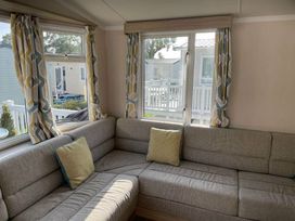 Rockley Park - Holiday Accommodation 1515 - Dorset - 1185690 - thumbnail photo 10
