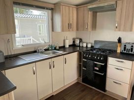 Rockley Park - Holiday Accommodation 1515 - Dorset - 1185690 - thumbnail photo 12