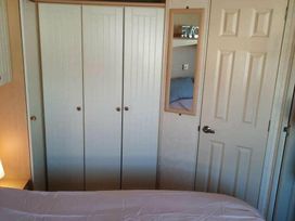Happy Days Caravan Park - Holiday Accommodation 15176 - North Wales - 1185697 - thumbnail photo 3