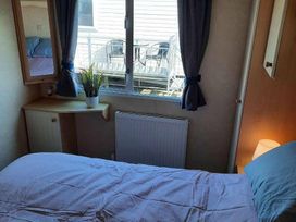 Happy Days Caravan Park - Holiday Accommodation 15176 - North Wales - 1185697 - thumbnail photo 4