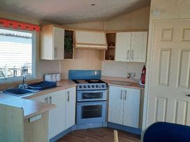 Happy Days Caravan Park - Holiday Accommodation 15176 - North Wales - 1185697 - thumbnail photo 7