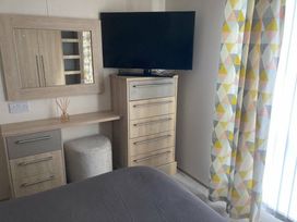 Carlton Meres Holiday Park - Holiday Accommodation 15178 - Suffolk & Essex - 1185699 - thumbnail photo 12