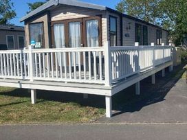 Kiln Park Holiday Park - Holiday Accommodation 152 - South Wales - 1185703 - thumbnail photo 1