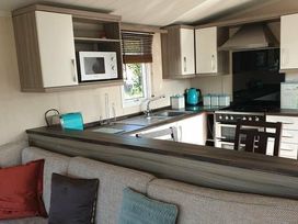 Kiln Park Holiday Park - Holiday Accommodation 152 - South Wales - 1185703 - thumbnail photo 4