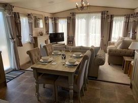 Church Farm Holiday Village - Holiday Accommodation 15229 - Hampshire - 1185708 - thumbnail photo 6