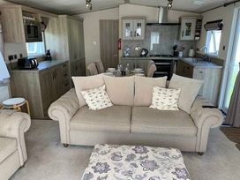 Church Farm Holiday Village - Holiday Accommodation 15229 - Hampshire - 1185708 - thumbnail photo 8