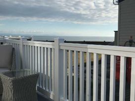Trecco Bay - Holiday Accommodation 15241 - Somerset & Wiltshire - 1185710 - thumbnail photo 11