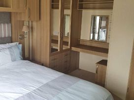 Patrington Haven Leisure Park - Holiday Accommodation 15269 - North Yorkshire (incl. Whitby) - 1185712 - thumbnail photo 11