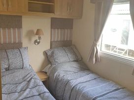 Patrington Haven Leisure Park - Holiday Accommodation 15269 - North Yorkshire (incl. Whitby) - 1185712 - thumbnail photo 12