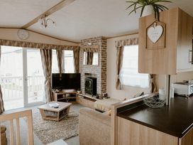 Patrington Haven Leisure Park - Holiday Accommodation 15269 - North Yorkshire (incl. Whitby) - 1185712 - thumbnail photo 18
