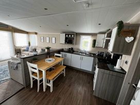 Lydstep Beach - Holiday Accommodation 15281 - South Wales - 1185717 - thumbnail photo 4