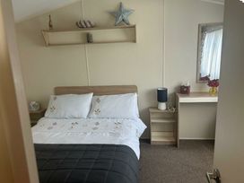 Lido Beach Holiday Park - Holiday Accommodation 15292 - North Wales - 1185720 - thumbnail photo 11