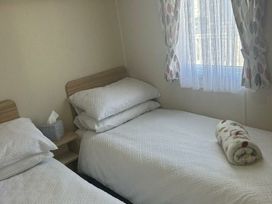 Lido Beach Holiday Park - Holiday Accommodation 15292 - North Wales - 1185720 - thumbnail photo 13