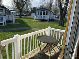 Hopton Holiday Village - Holiday Accommodation 15319 - Suffolk & Essex - 1185725 - thumbnail photo 13