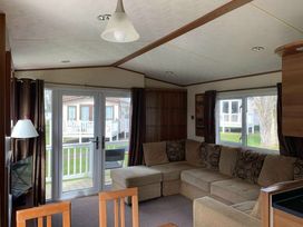 Hopton Holiday Village - Holiday Accommodation 15319 - Suffolk & Essex - 1185725 - thumbnail photo 15