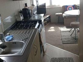 Seal Bay Resort - Holiday Accommodation 15321 - Hampshire - 1185726 - thumbnail photo 11