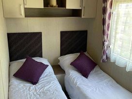 Broadland Sands - Holiday Accommodation 15327 - Suffolk & Essex - 1185729 - thumbnail photo 6