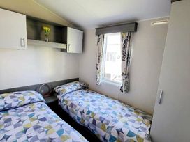 Golden Sands - Holiday Accommodation 15363 - Lincolnshire - 1185733 - thumbnail photo 9