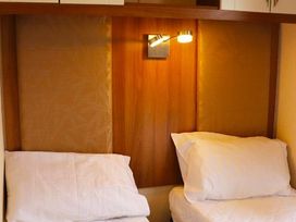 Sunnymede Caravan Park - Holiday Accommodation 15384 - Lincolnshire - 1185738 - thumbnail photo 6