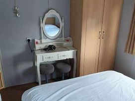 Butlins Skegness - Holiday Accommodation 154 - Lincolnshire - 1185742 - thumbnail photo 8