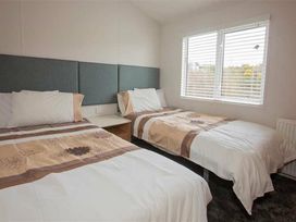 Hafan y Mor Haven - Holiday Accommodation 15414 - North Wales - 1185745 - thumbnail photo 8