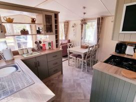 Kelling Heath Holiday Park - Holiday Accommodation 15438 - Norfolk - 1185748 - thumbnail photo 5