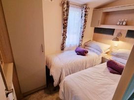 Kelling Heath Holiday Park - Holiday Accommodation 15438 - Norfolk - 1185748 - thumbnail photo 7