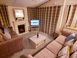 Kelling Heath Holiday Park - Holiday Accommodation 15438 - Norfolk - 1185748 - thumbnail photo 10