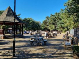 Kelling Heath Holiday Park - Holiday Accommodation 15438 - Norfolk - 1185748 - thumbnail photo 14