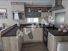 Lyons Winkups and Primrose - Holiday Accommodation 15456 - North Wales - 1185750 - thumbnail photo 2