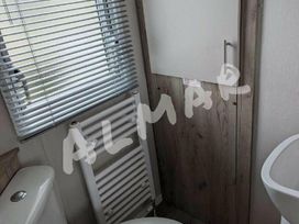 Lyons Winkups and Primrose - Holiday Accommodation 15456 - North Wales - 1185750 - thumbnail photo 6