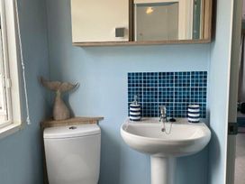 Waterside, Paignton - Holiday Accommodation 15507 - Devon - 1185762 - thumbnail photo 13