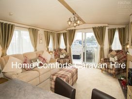 Golden Gate Holiday Centre - Holiday Accommodation 1551 - North Wales - 1185763 - thumbnail photo 1