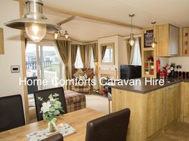Golden Gate Holiday Centre - Holiday Accommodation 1551 - North Wales - 1185763 - thumbnail photo 5