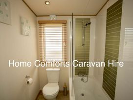 Golden Gate Holiday Centre - Holiday Accommodation 1551 - North Wales - 1185763 - thumbnail photo 10