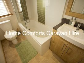 Golden Gate Holiday Centre - Holiday Accommodation 1551 - North Wales - 1185763 - thumbnail photo 11