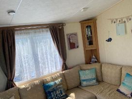 Lyons Sunnysands Holiday Park - Holiday Accommodation 15526 - Mid Wales - 1185767 - thumbnail photo 5