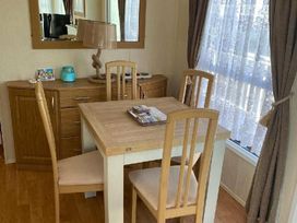 Lyons Sunnysands Holiday Park - Holiday Accommodation 15526 - Mid Wales - 1185767 - thumbnail photo 6