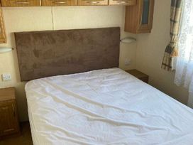 Lyons Sunnysands Holiday Park - Holiday Accommodation 15526 - Mid Wales - 1185767 - thumbnail photo 7