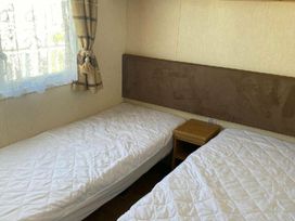 Lyons Sunnysands Holiday Park - Holiday Accommodation 15526 - Mid Wales - 1185767 - thumbnail photo 9