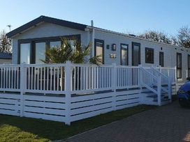 Meadow Lakes Holiday Park - Holiday Accommodation 15527 - Cornwall - 1185768 - thumbnail photo 1