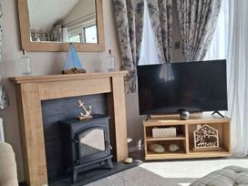 Meadow Lakes Holiday Park - Holiday Accommodation 15527 - Cornwall - 1185768 - thumbnail photo 10