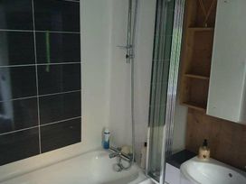 Meadow Lakes Holiday Park - Holiday Accommodation 15527 - Cornwall - 1185768 - thumbnail photo 14