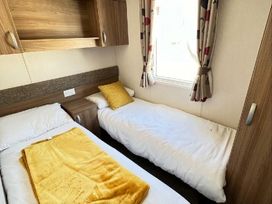 Greenacres Holiday Park - Holiday Accommodation 15540 - North Wales - 1185772 - thumbnail photo 5
