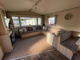 Cayton Bay Caravan Park - Holiday Accommodation 15589 - North Yorkshire (incl. Whitby) - 1185782 - thumbnail photo 2